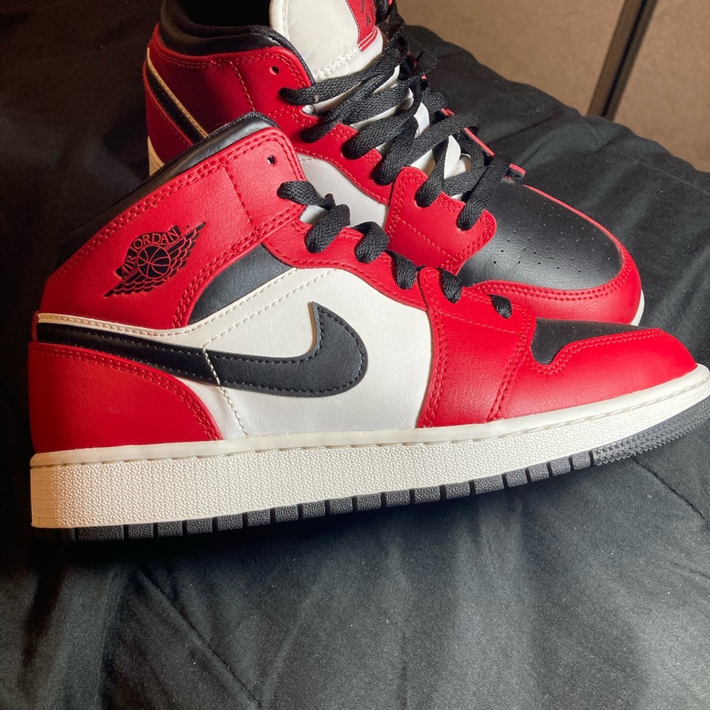 Air Jordan 1’s Chicago Black Toes